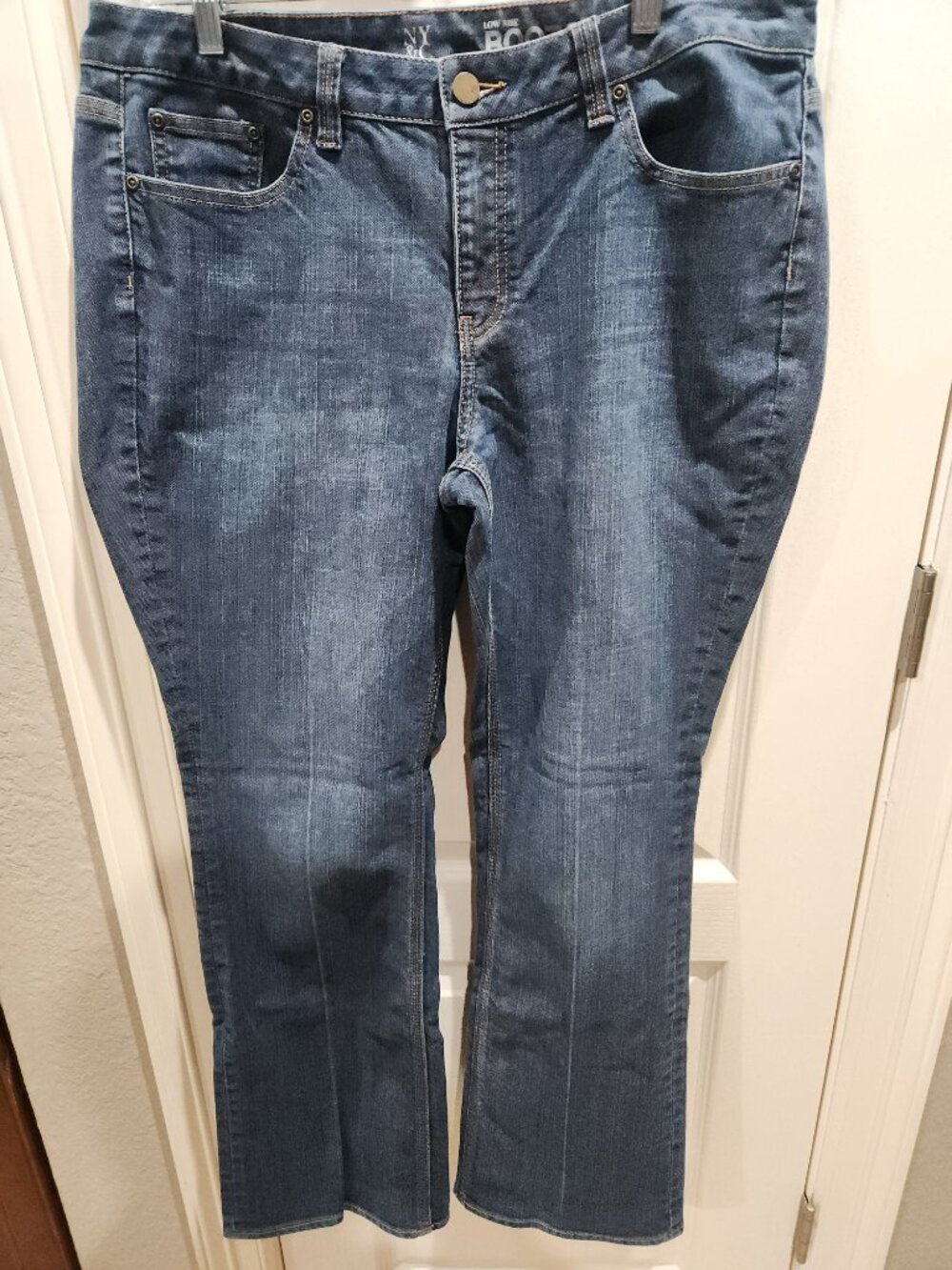 NYC Low Rise Bootcut – Size 14